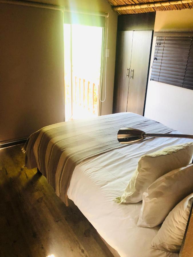 Impa-Lala Country Estate Bed & Breakfast Bloemfontein Bagian luar foto