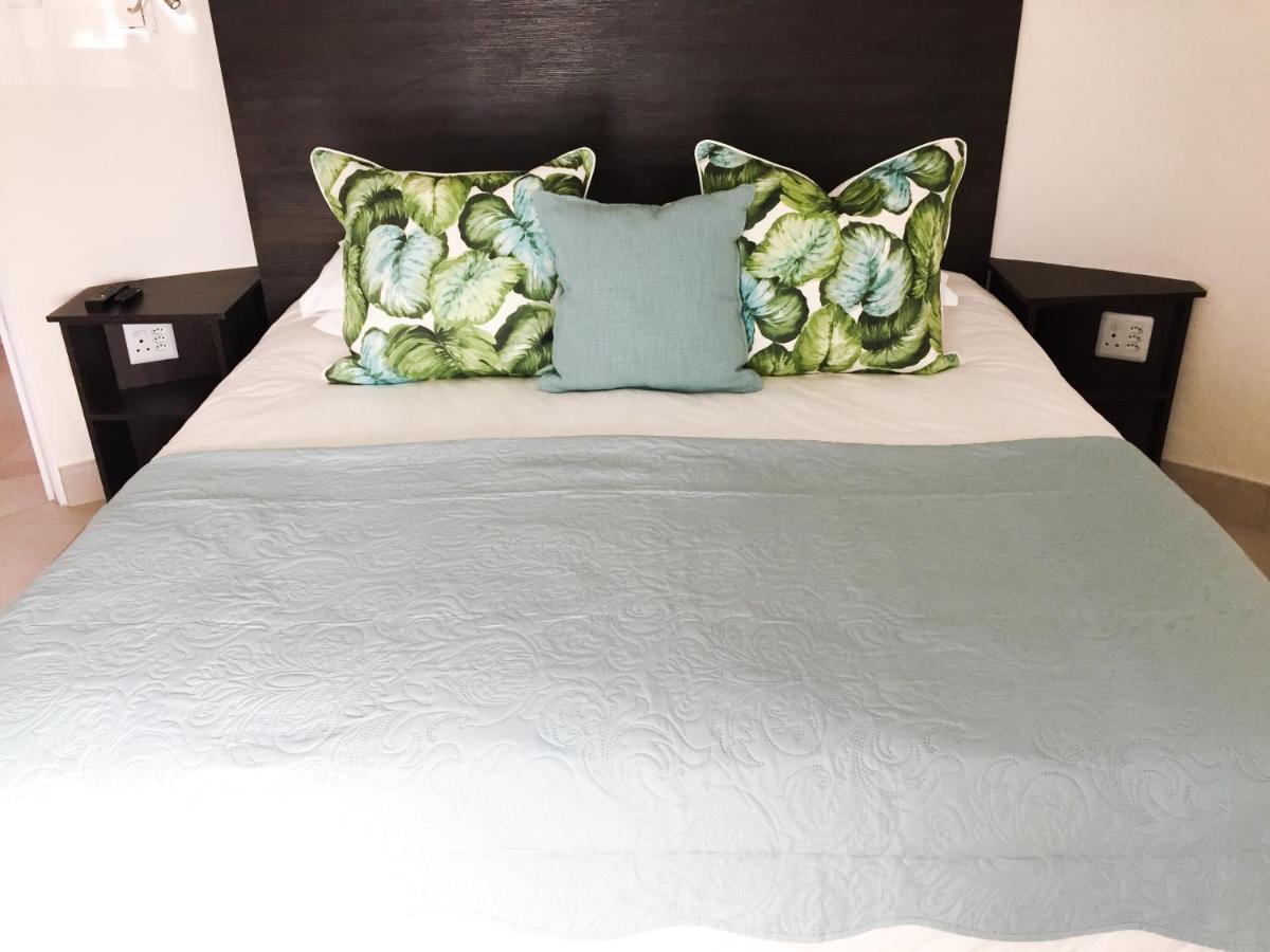 Impa-Lala Country Estate Bed & Breakfast Bloemfontein Bagian luar foto